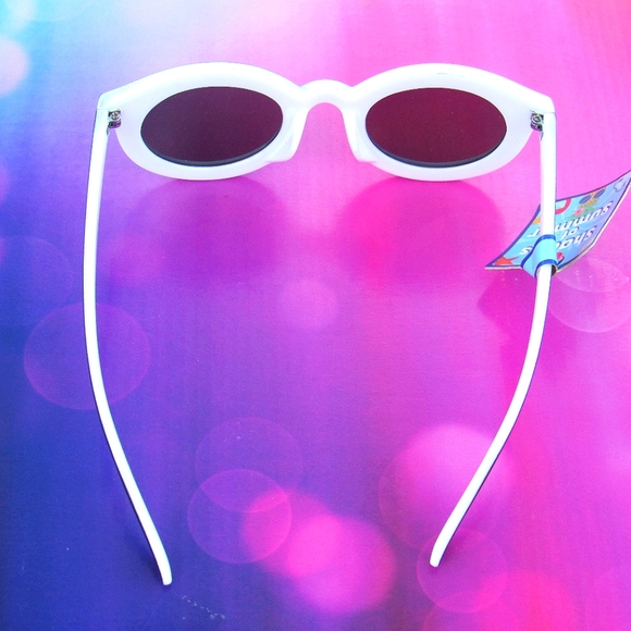 Sunglasses - Picture 8 of 11